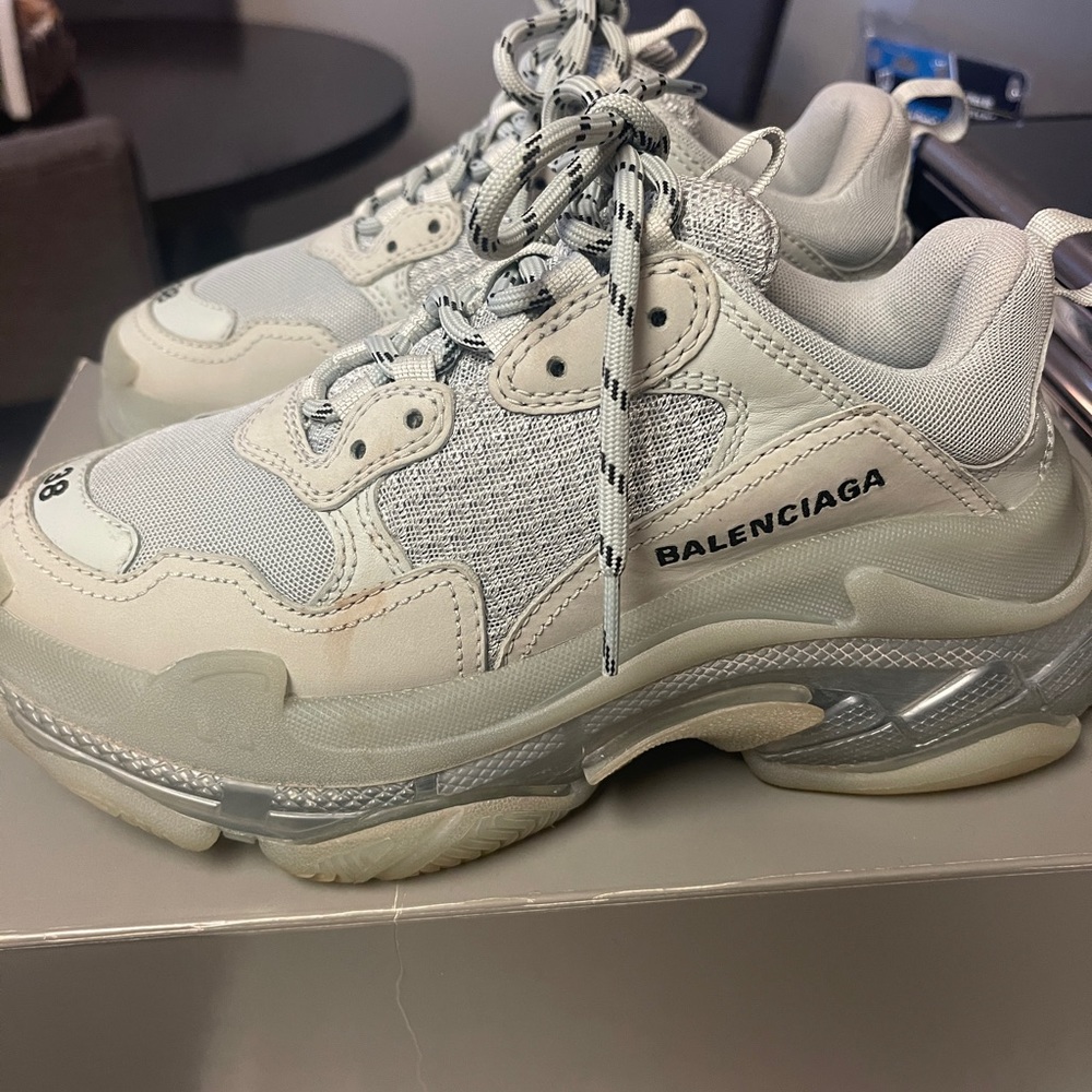 AUTHENTIC BALENCIAGA SNEAKERS!(ORIGINAL SALE RECEIPT SHOWN) - Picture 5 of 9
